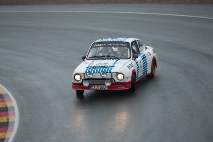 „Oldies on tour“: Matthias Kahle/Peter Göbel im SKODA 130 RS von der „Sachsen Classic“ direkt zum deutschen Rallye WM-Lauf (BILD)