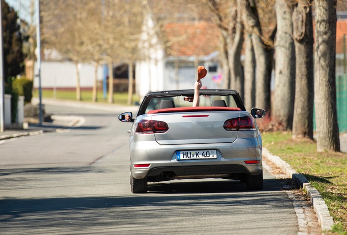 Mit Saisonkennzeichen Fahrzeug günstig versichern Mit Saisonkennzeichen Fahrzeug günstig versichern