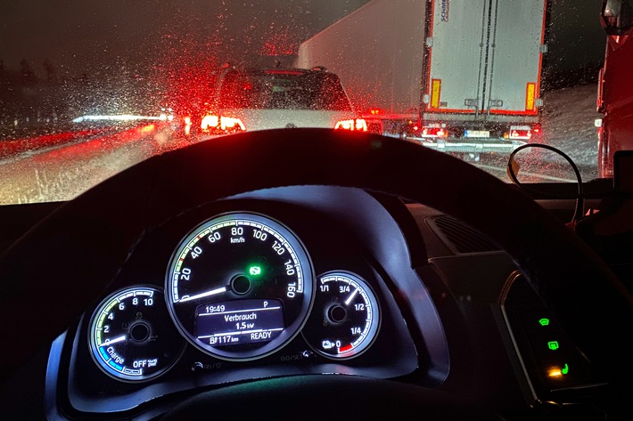 E-Auto hält Minusgraden auch in stundenlangen Staus Stand ADAC untersucht Batterieleistung bei Extrembedingungen