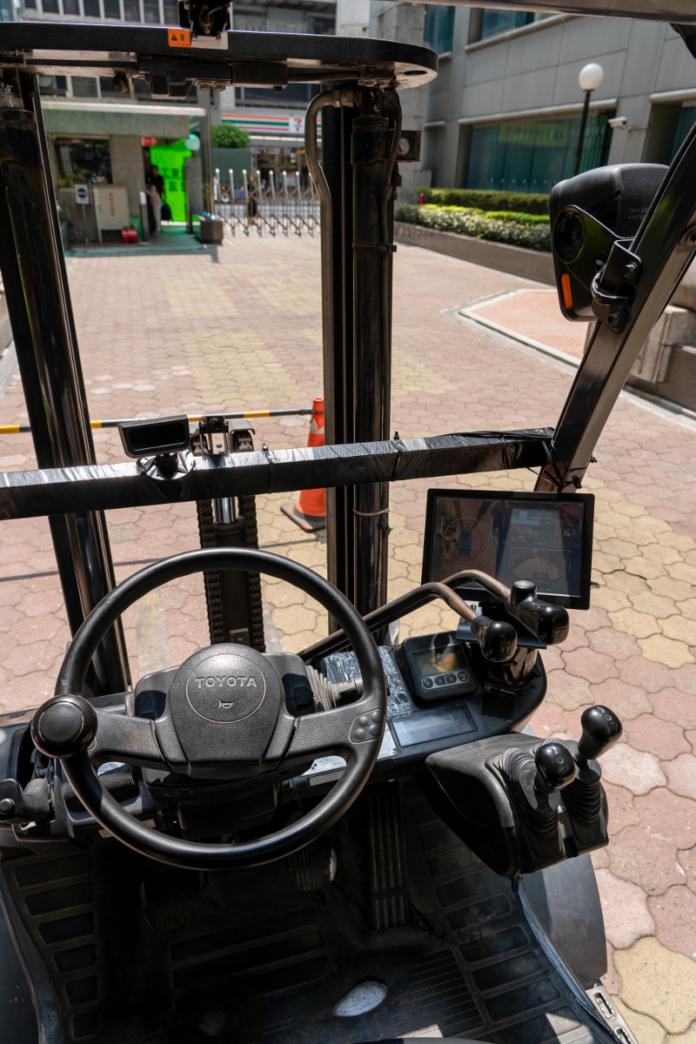 VIA Mobile360 AI Sicherheits-Kit verhindert Unfälle in Logistikzentren mit intelligenten Funktionen