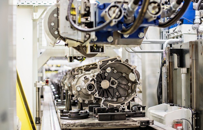 ŠKODA AUTO produziert am Standort Mladá Boleslav achtmillionstes MQ200-Schaltgetriebe