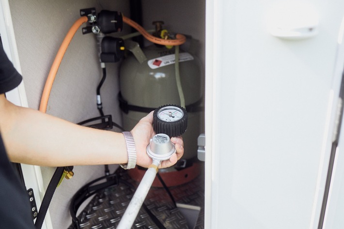 Prüfung von Flüssiggasanlagen in Fahrzeugen bekommt neue Rechtsgrundlage Für Wohnmobile und Wohnwagen wird eine separate Prüfung unabhängig von der Hauptuntersuchung verpflichtend