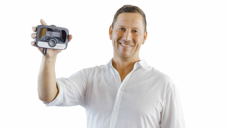 Camper Mautbox: Mit dem Wohnmobil bequem und schrankenlos durch Europa Angebot für Fahrzeuge über 3,5 Tonnen Mautgebühr in neun Ländern automatisch abrechnen Aktivierungsgebühr bis 31.7. sparen